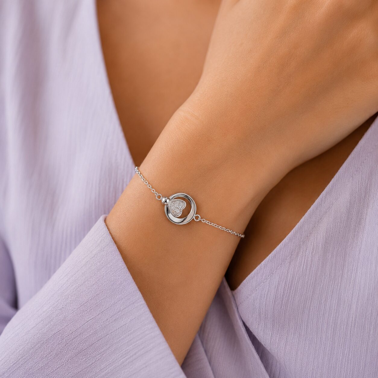 Minimal Heart Sparkle Bracelet